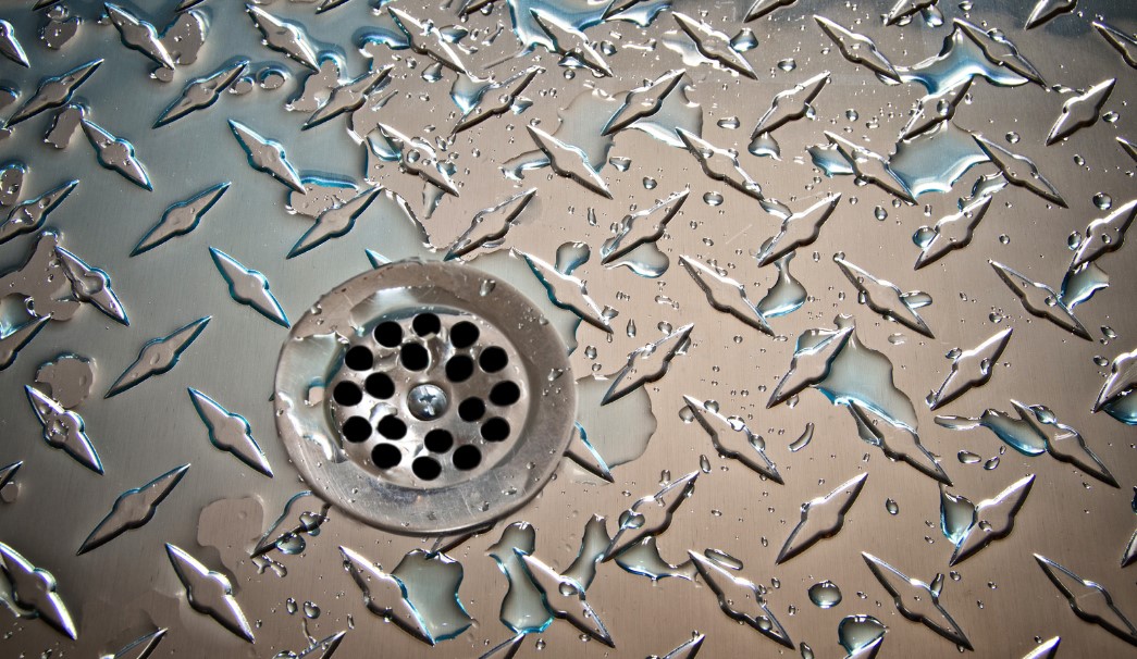 ריח ביוב במקלחת